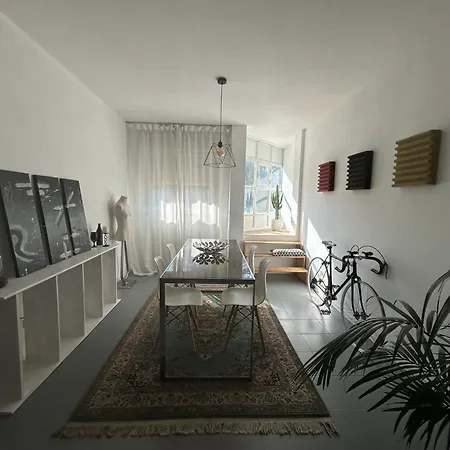 Manzoni House *