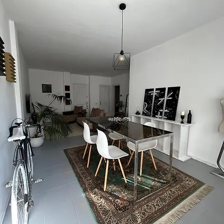 Manzoni House